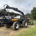 Trator Valtra BH 180 com Baldeadeira usado revisado em Rio do Sul pela Expresso Iracema