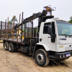 Caminhão Ford Cargo 6332 6x4 com Munck usado revisado em Rio do Sul pela Expresso Iracema